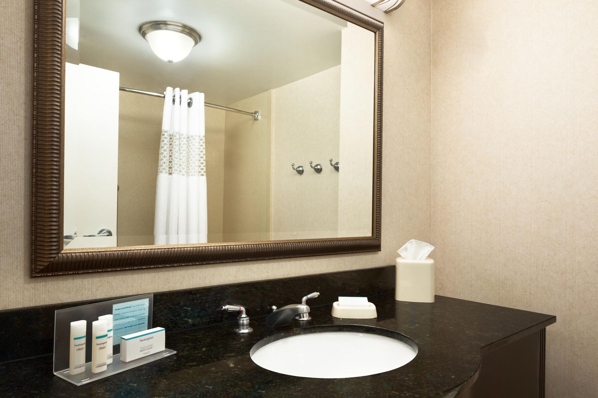 Hampton Inn & Suites Birmingham Airport Area Irondale Екстер'єр фото