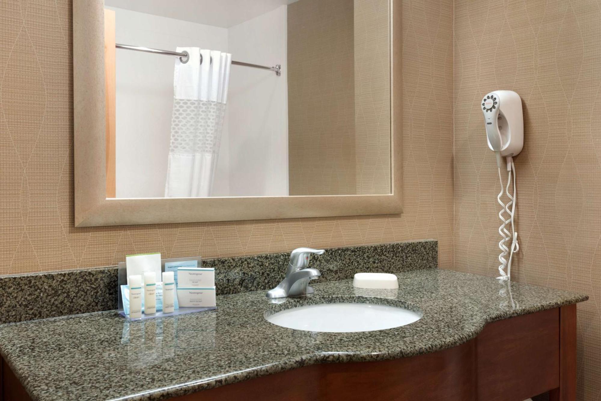 Hampton Inn & Suites Birmingham Airport Area Irondale Екстер'єр фото