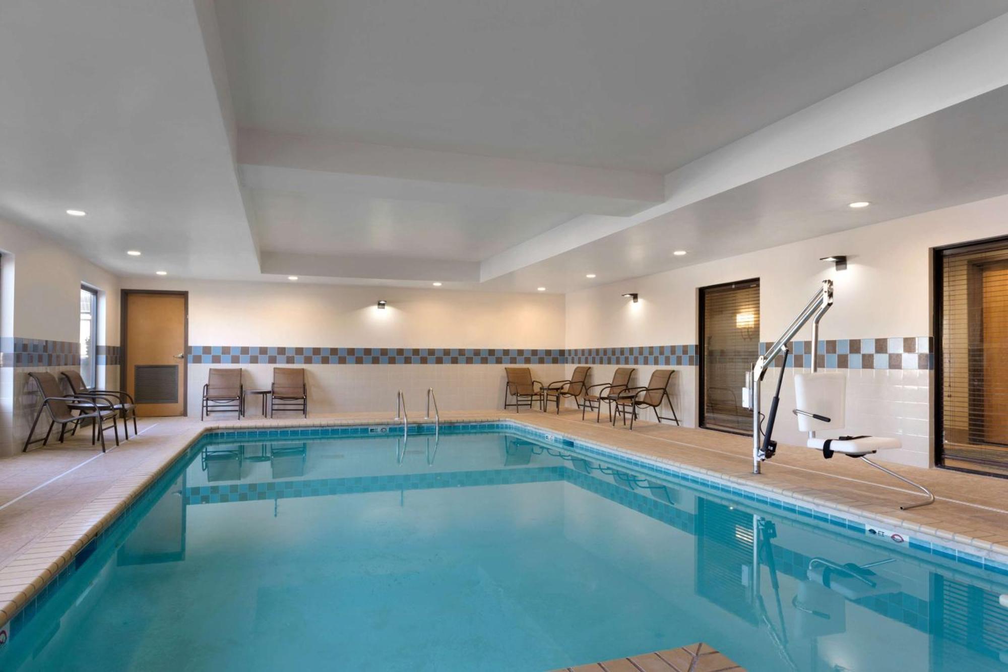 Hampton Inn & Suites Birmingham Airport Area Irondale Екстер'єр фото