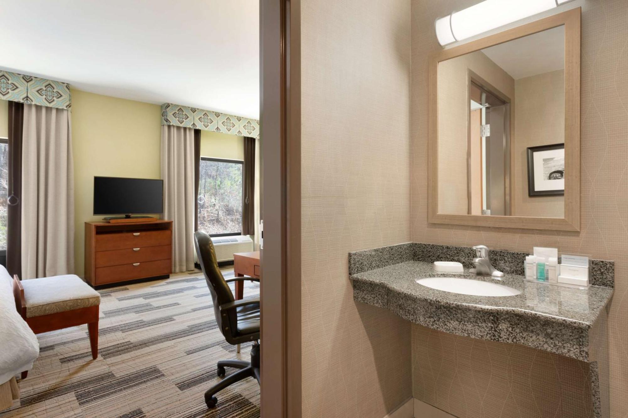 Hampton Inn & Suites Birmingham Airport Area Irondale Екстер'єр фото