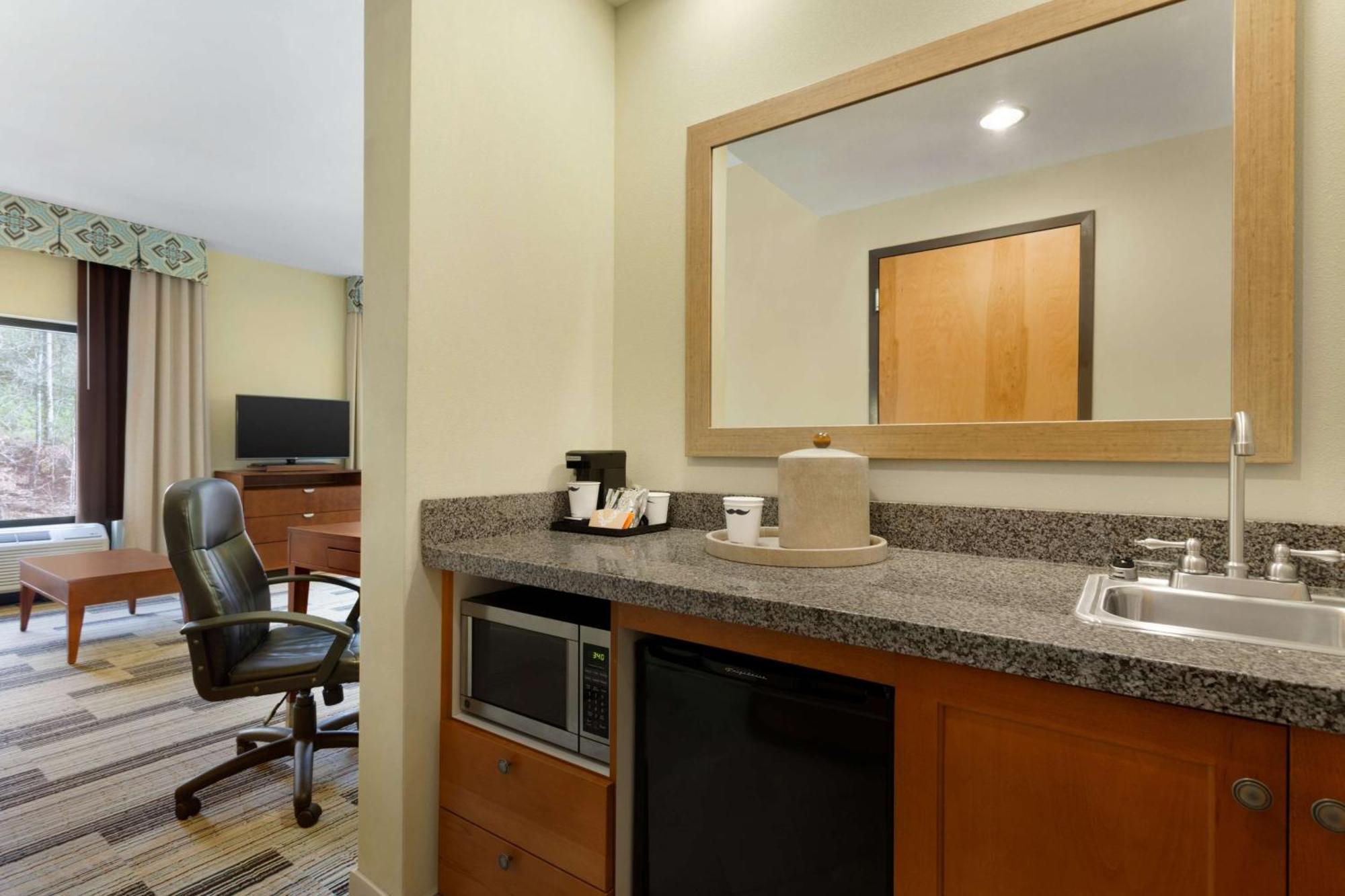 Hampton Inn & Suites Birmingham Airport Area Irondale Екстер'єр фото