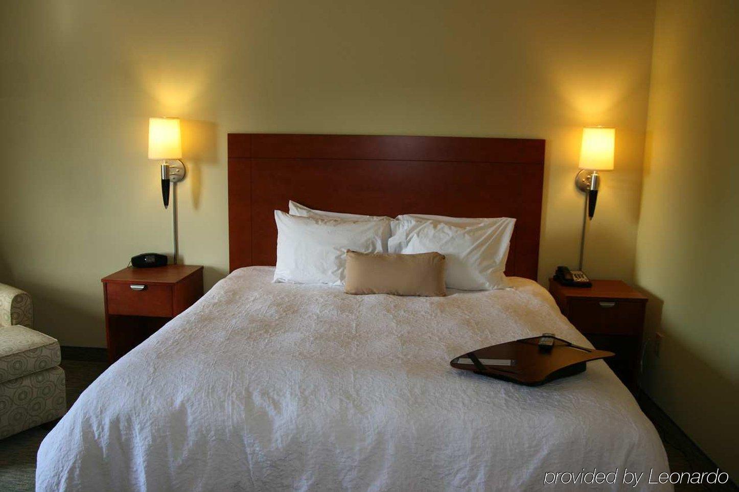 Hampton Inn & Suites Birmingham Airport Area Irondale Номер фото