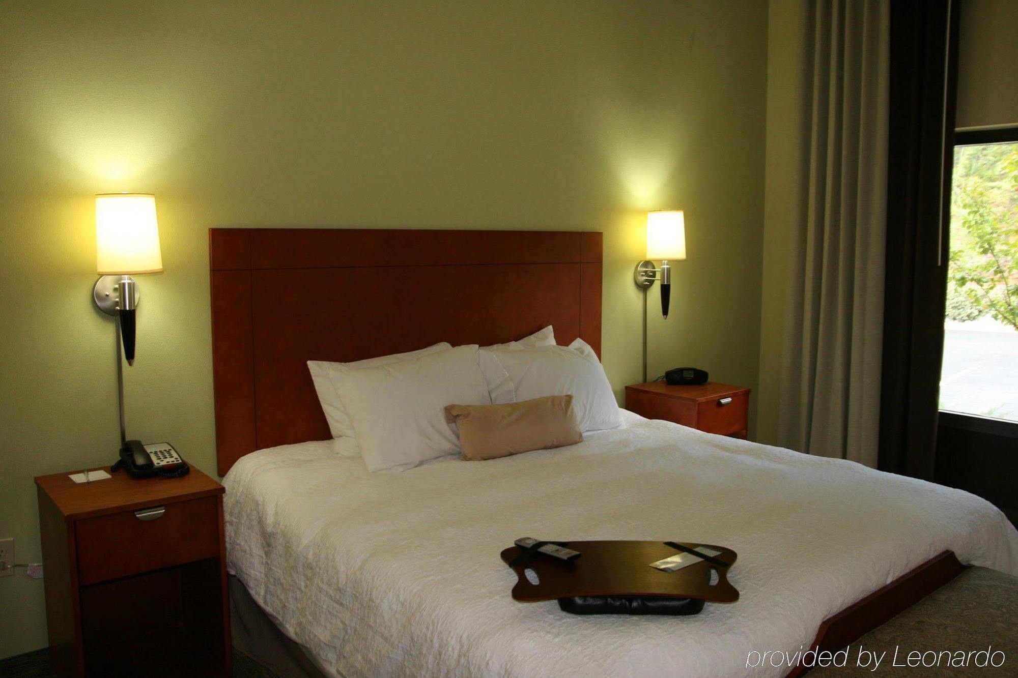 Hampton Inn & Suites Birmingham Airport Area Irondale Номер фото