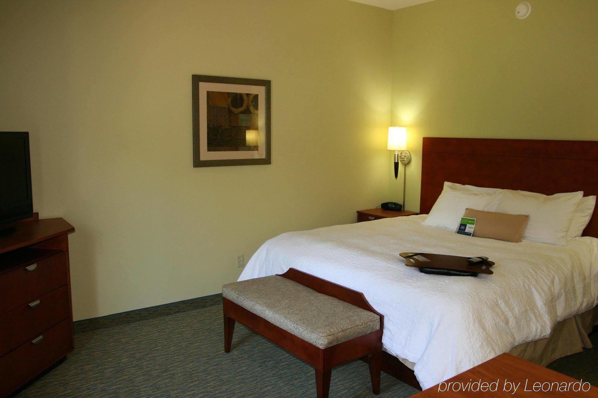 Hampton Inn & Suites Birmingham Airport Area Irondale Номер фото