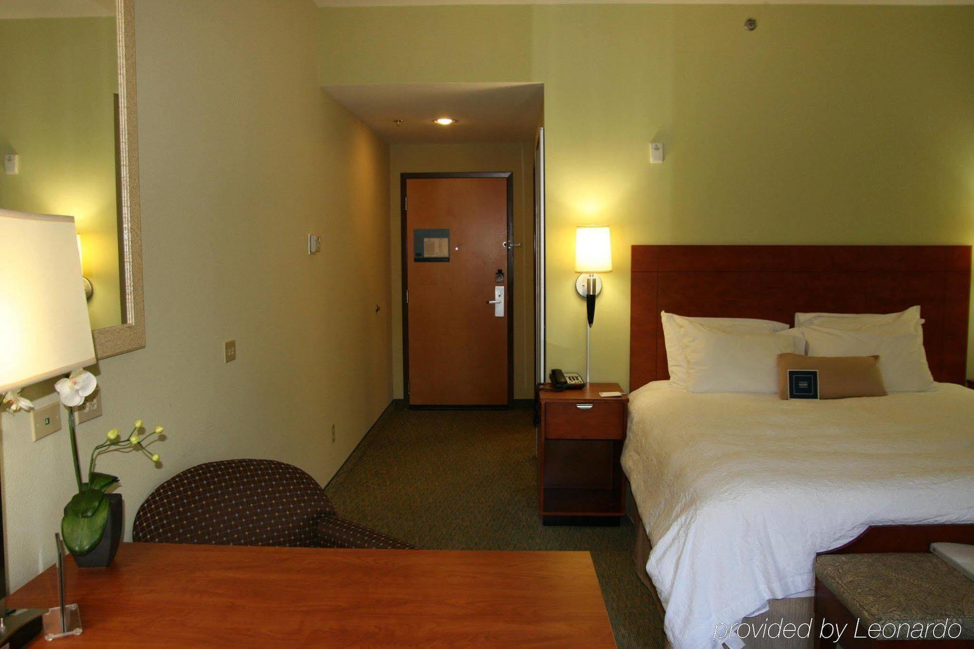 Hampton Inn & Suites Birmingham Airport Area Irondale Номер фото