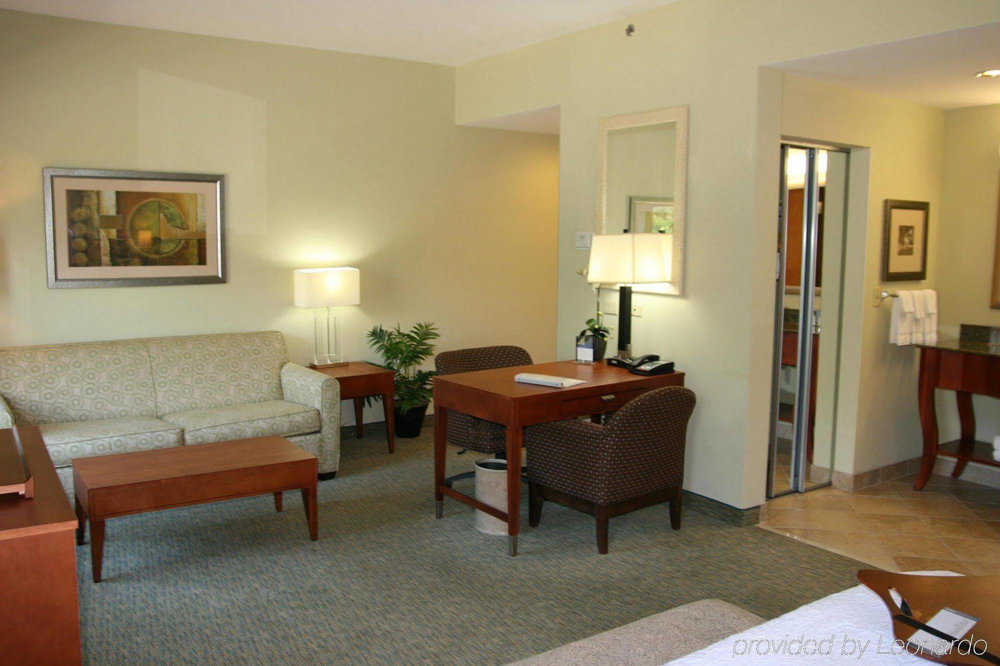 Hampton Inn & Suites Birmingham Airport Area Irondale Номер фото