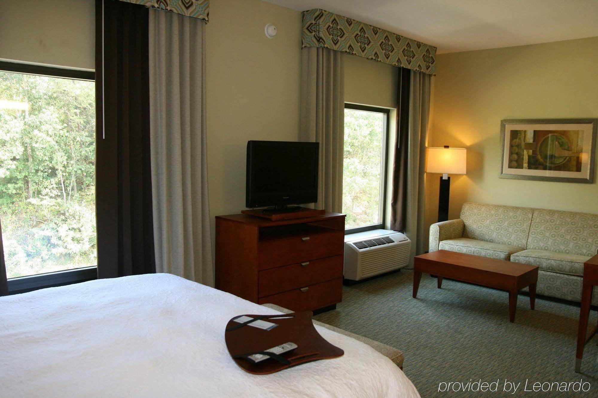 Hampton Inn & Suites Birmingham Airport Area Irondale Номер фото