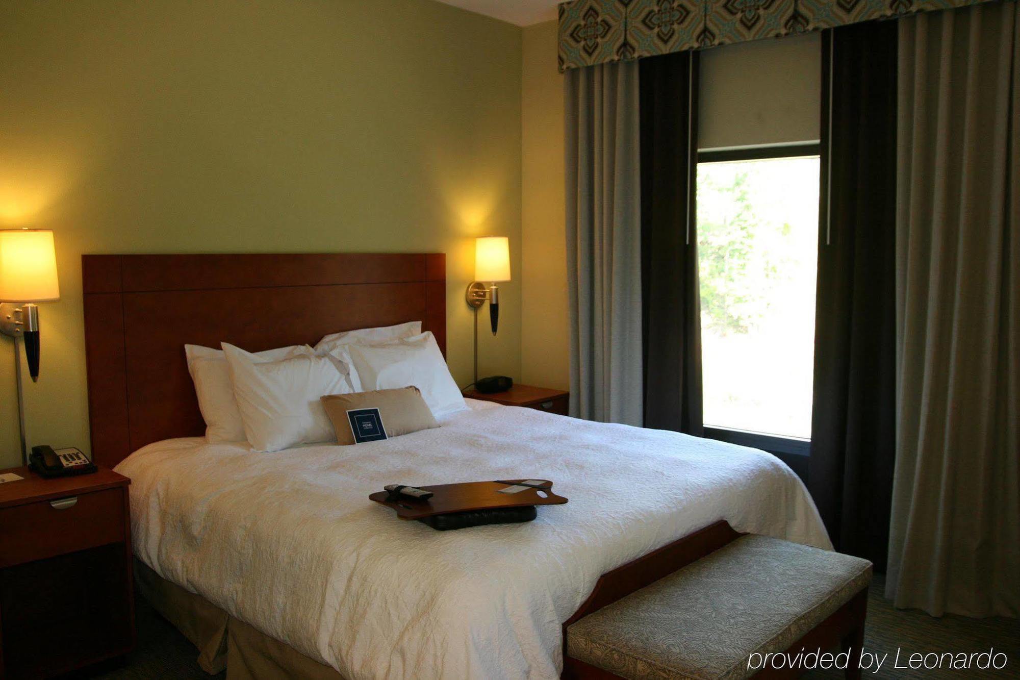 Hampton Inn & Suites Birmingham Airport Area Irondale Номер фото