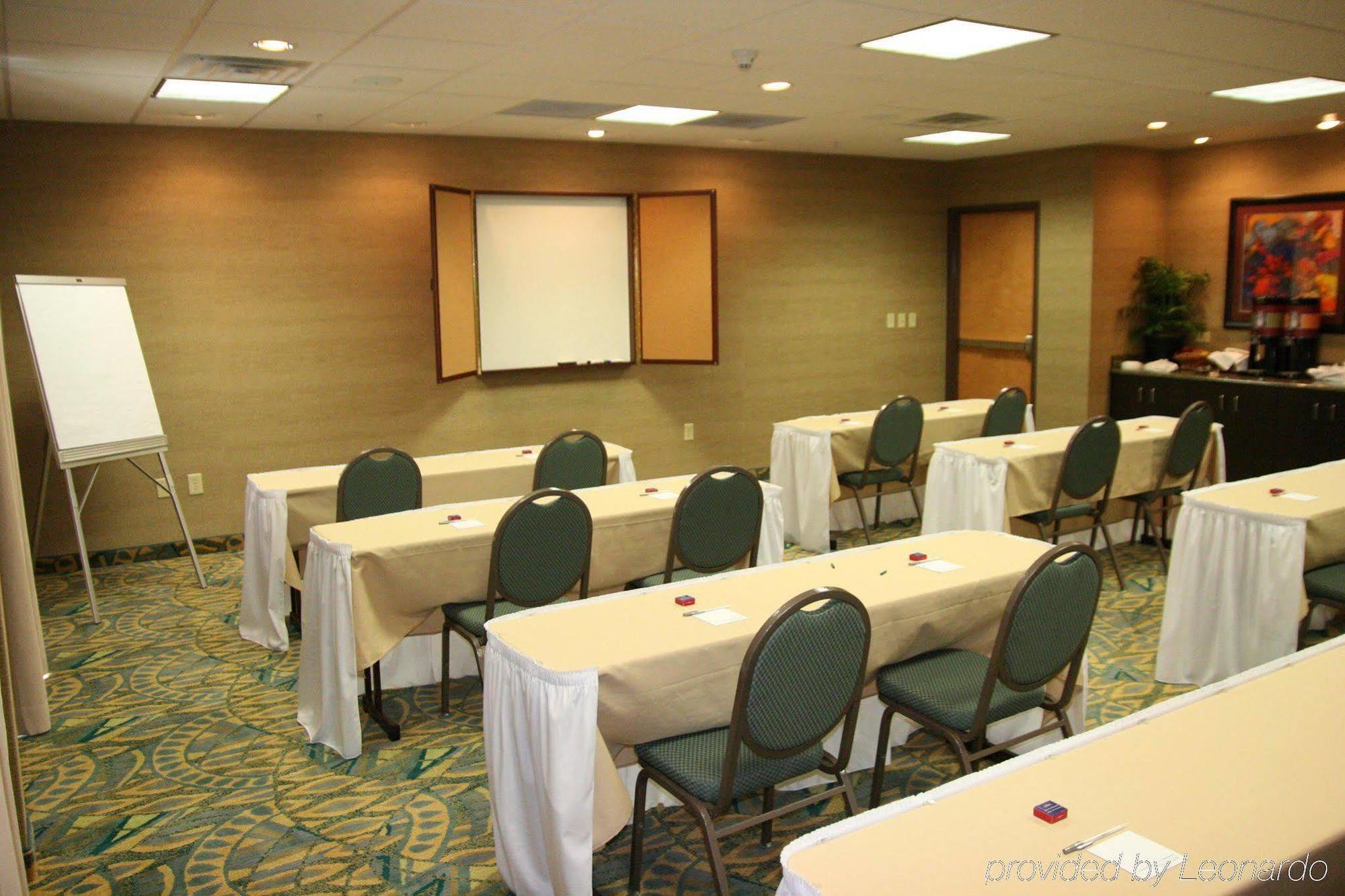 Hampton Inn & Suites Birmingham Airport Area Irondale Зручності фото