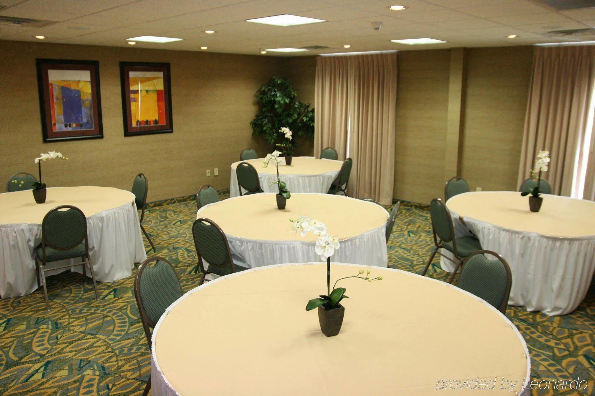Hampton Inn & Suites Birmingham Airport Area Irondale Зручності фото